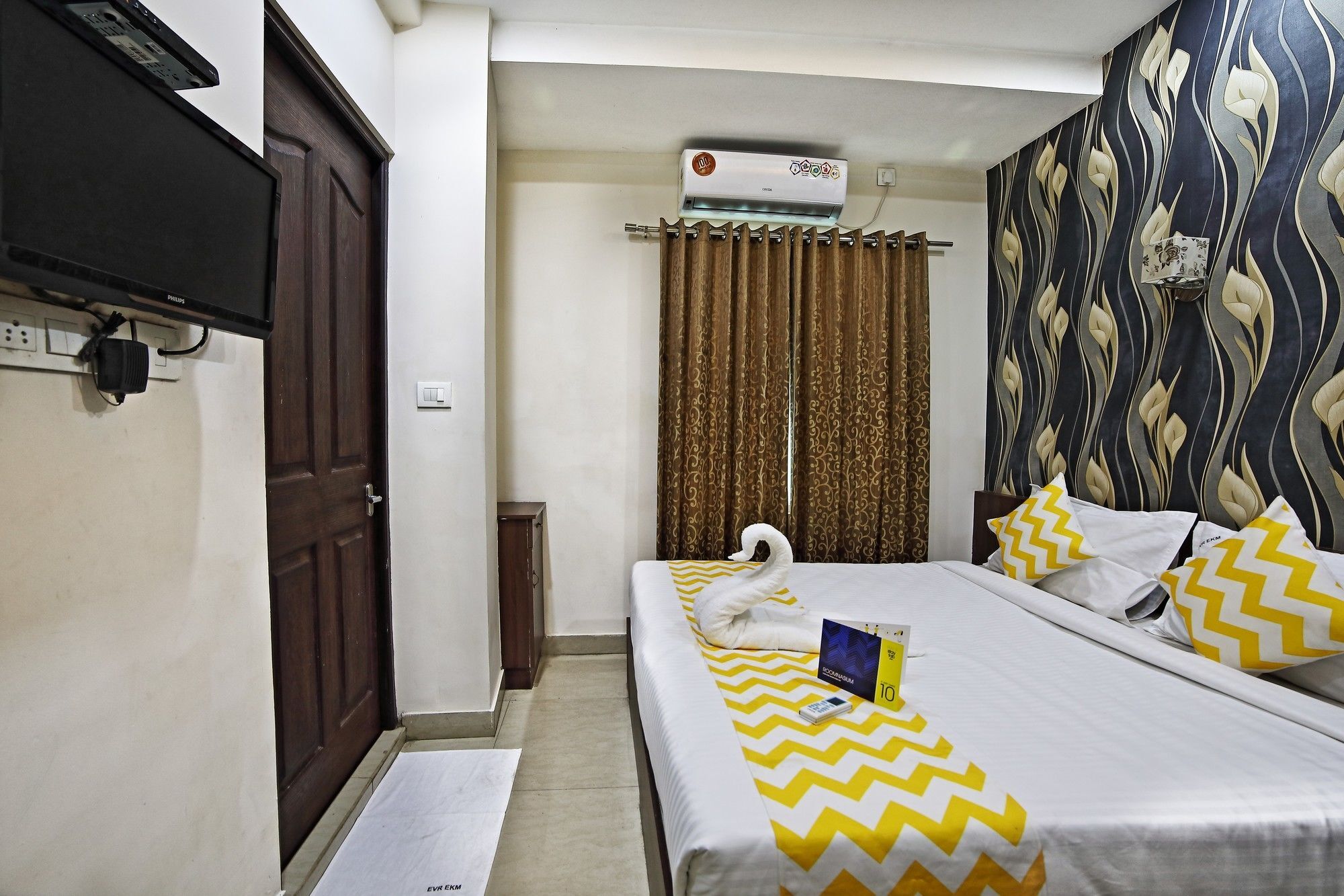 Evershine Residency Hotel Kochi Exterior photo